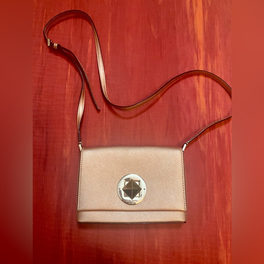 Beautiful! Kate Spade Rose Gold Purse